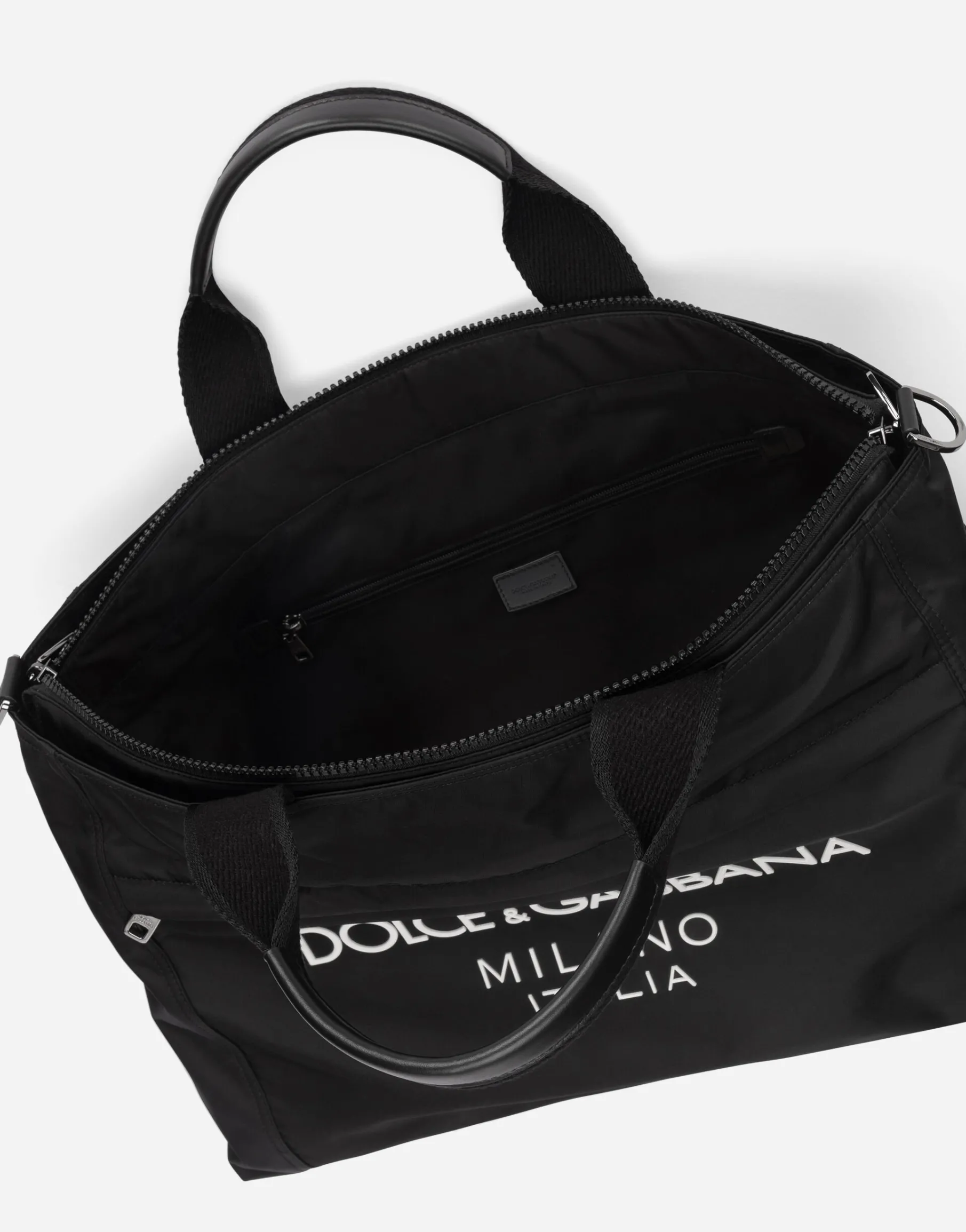 Nylon holdall with rubberized logo
