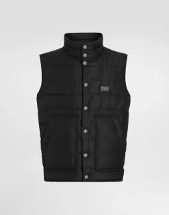 Nylon vest with branded tag