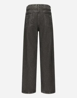 Oversize denim jeans