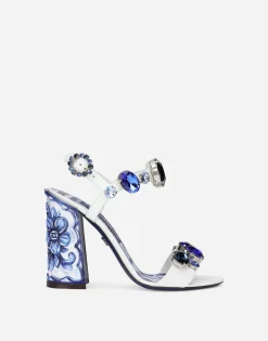 Patent leather sandals with embroidery and painted heel