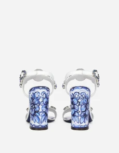 Patent leather sandals with embroidery and painted heel