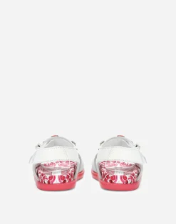Patent leather sandals with embellishment