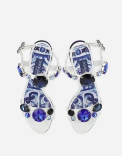 Patent leather sandals with embroidery and painted heel