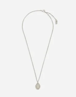 Pendant necklace with crystals