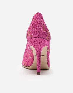 Pump in Taormina lace with crystals