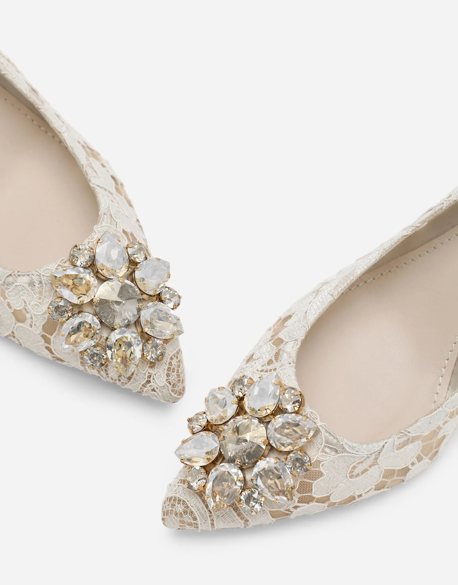 Pump in Taormina lace with crystals