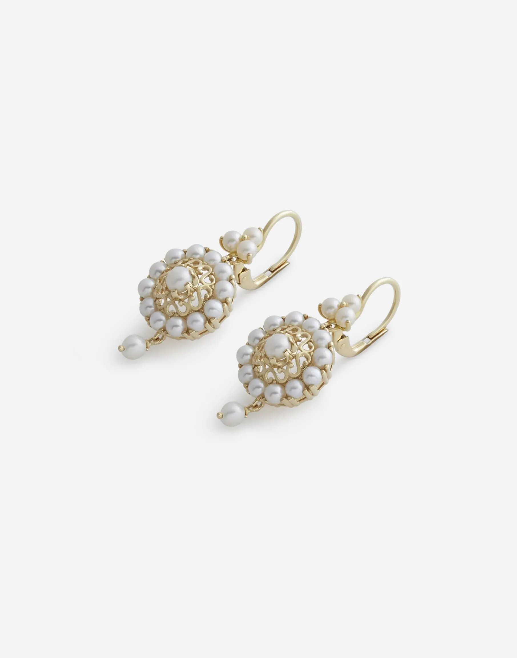 Romance earrings in yellow gold with pearls