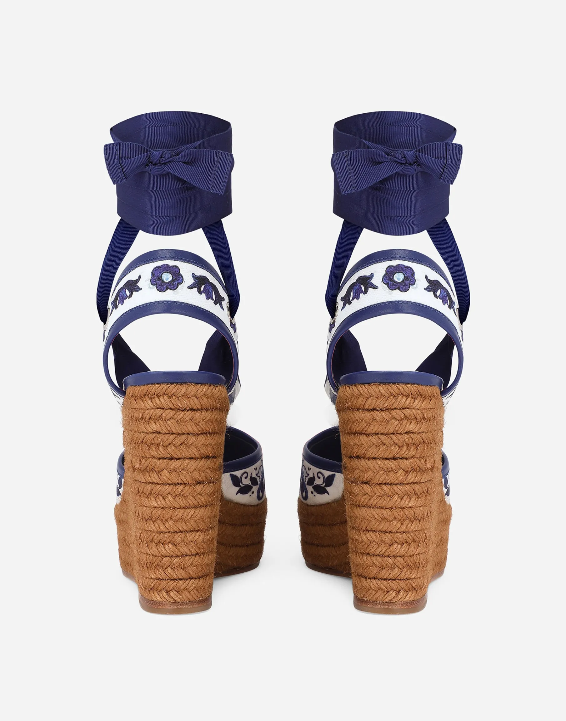 Rope-soled wedges in printed brocade fabric