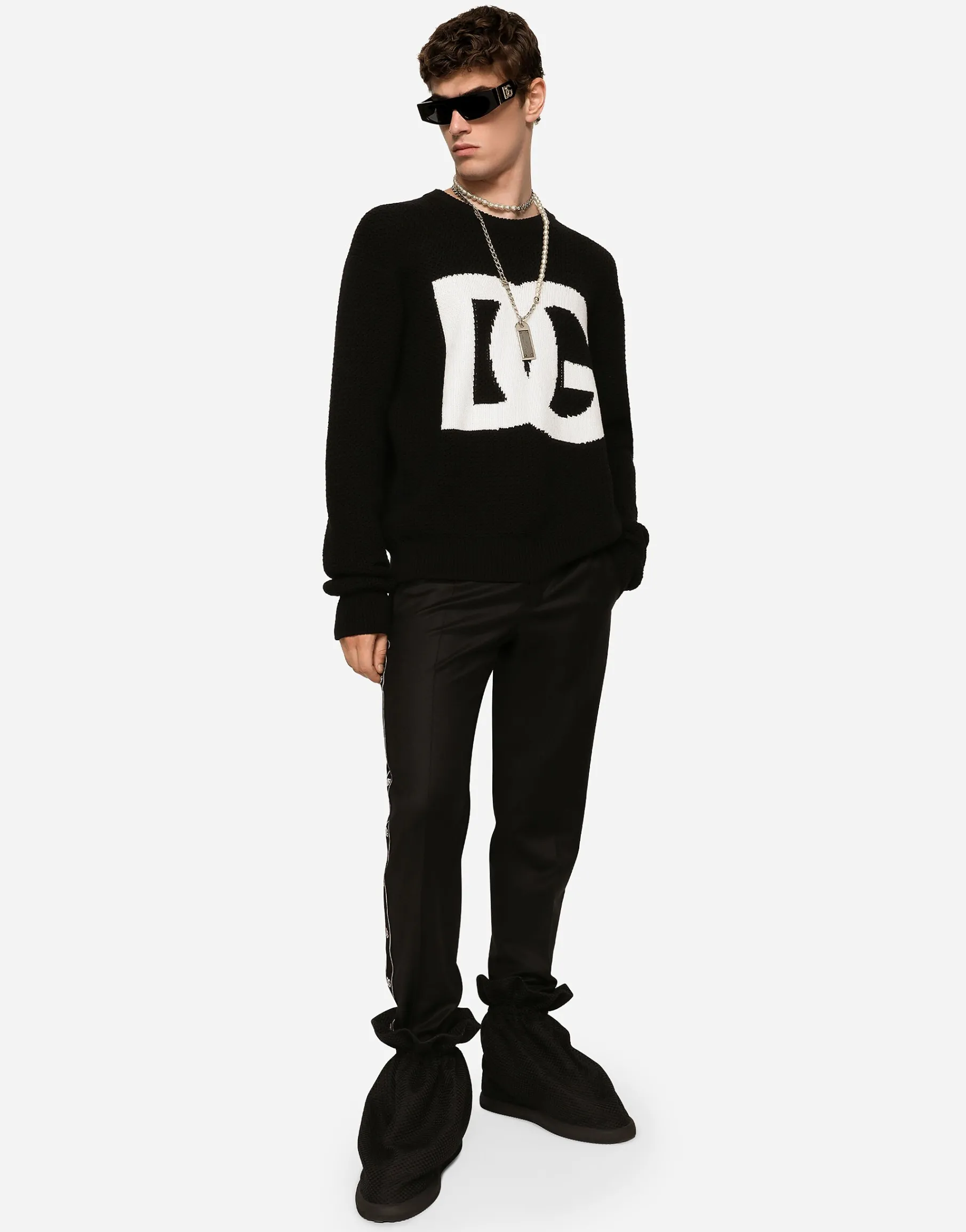 Round-neck wool sweater with DG logo inlay