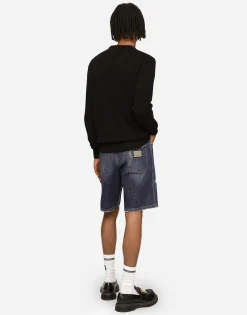 Round-neck wool sweater with embroidery