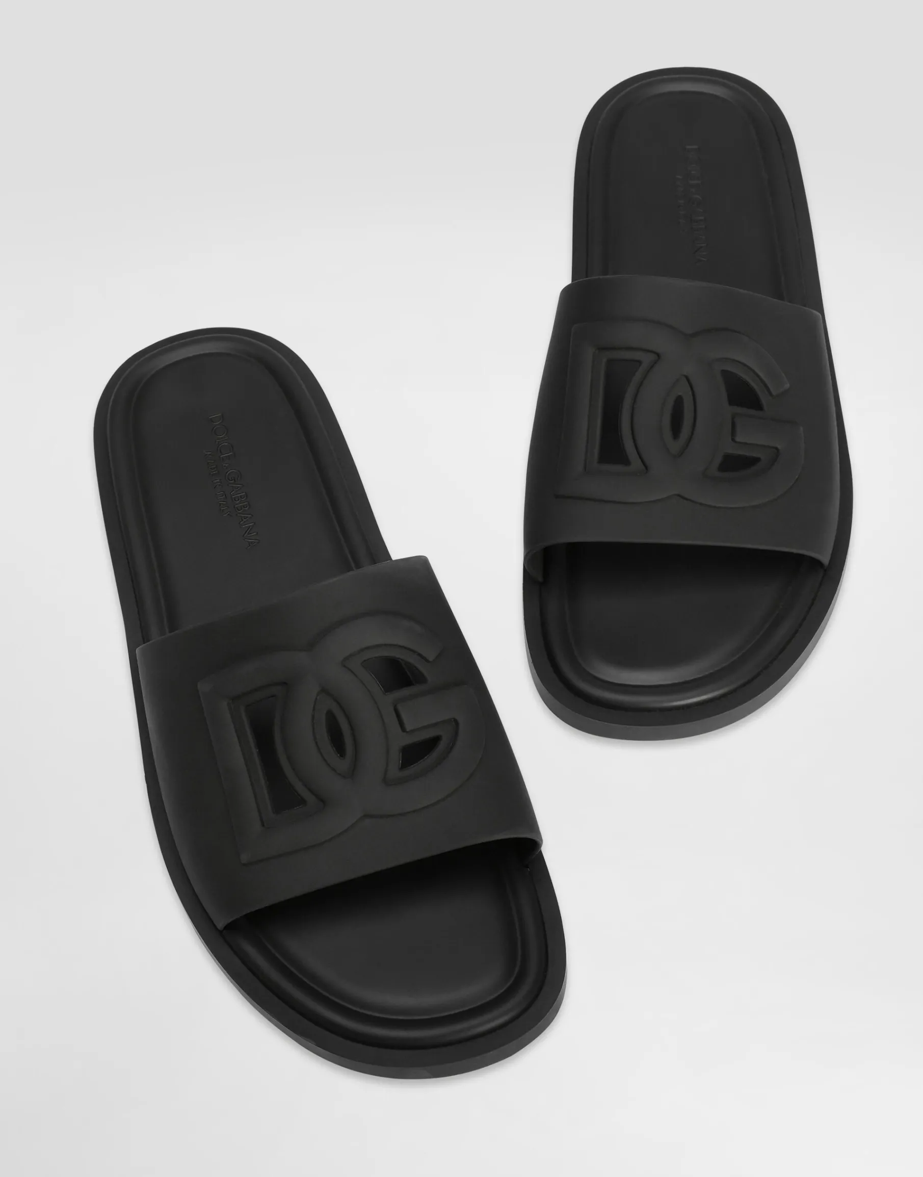 Rubber beachwear sliders
