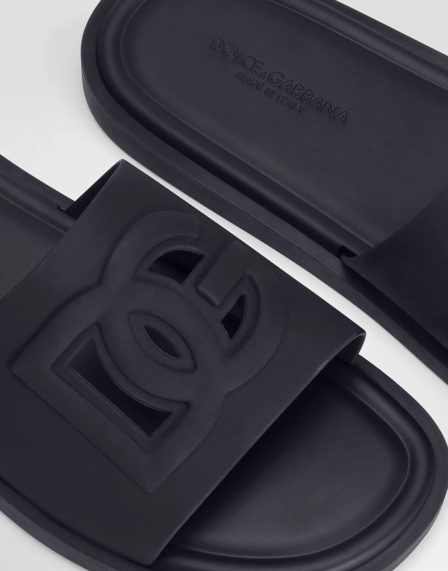 Rubber beachwear sliders