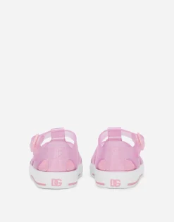 Rubber first steps sandals with DG logo