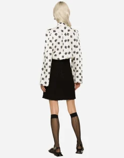 Rush-stitch skirt with side slit