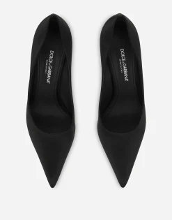 Satin pumps