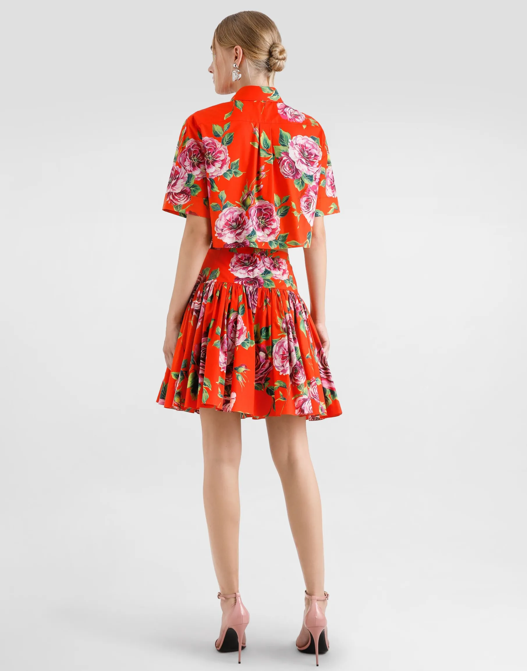 Short cotton skirt with antique rose print