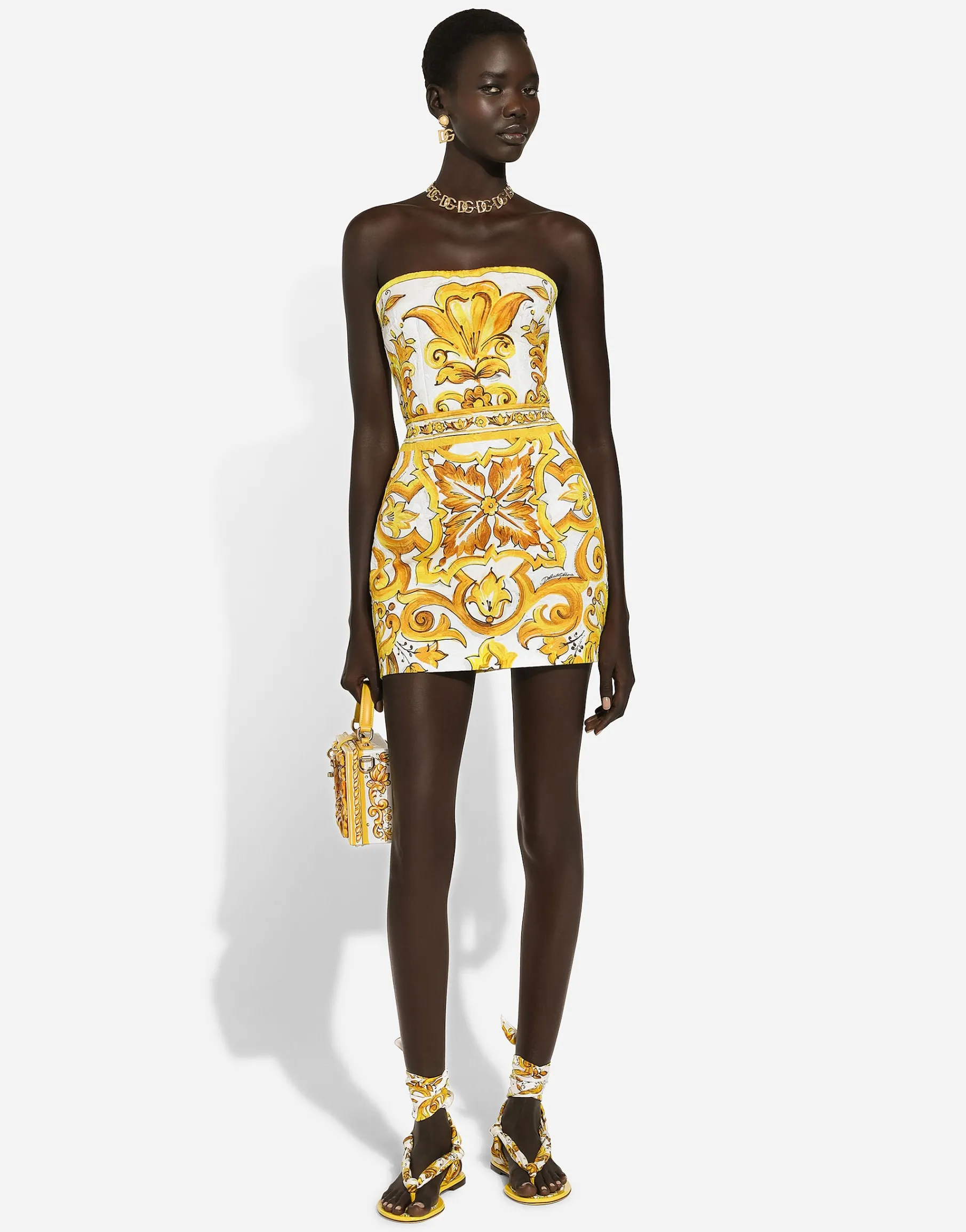 Short dress with corset bodice in majolica-print brocade