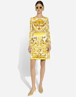 Short majolica-print brocade skirt