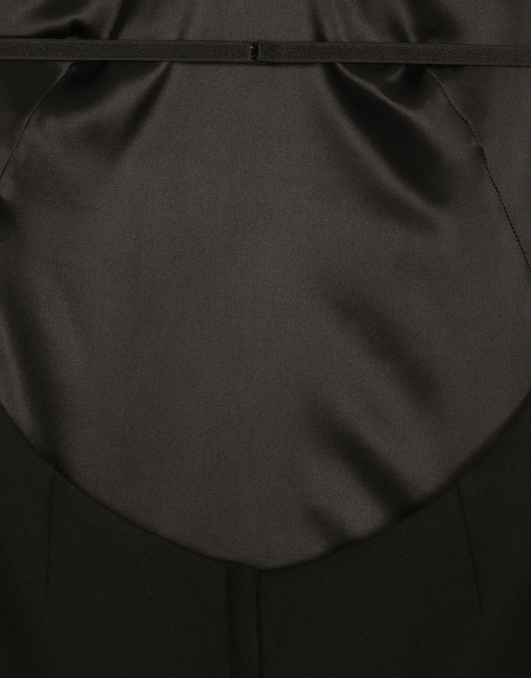 Short woolen dress with rear neckline