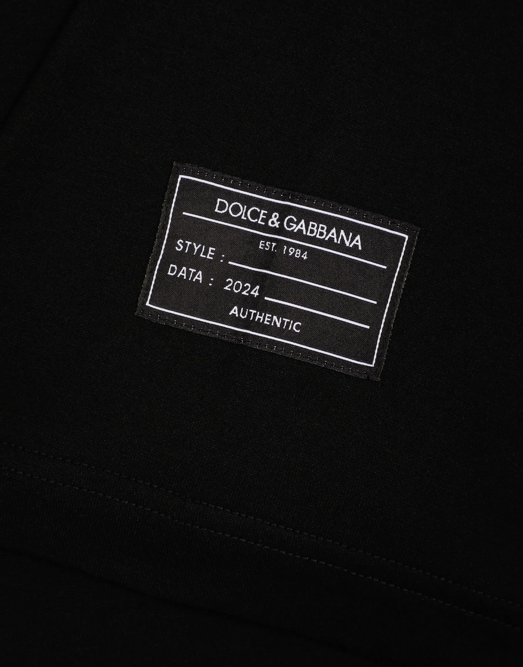 Short-sleeved T-shirt with vertical logo print