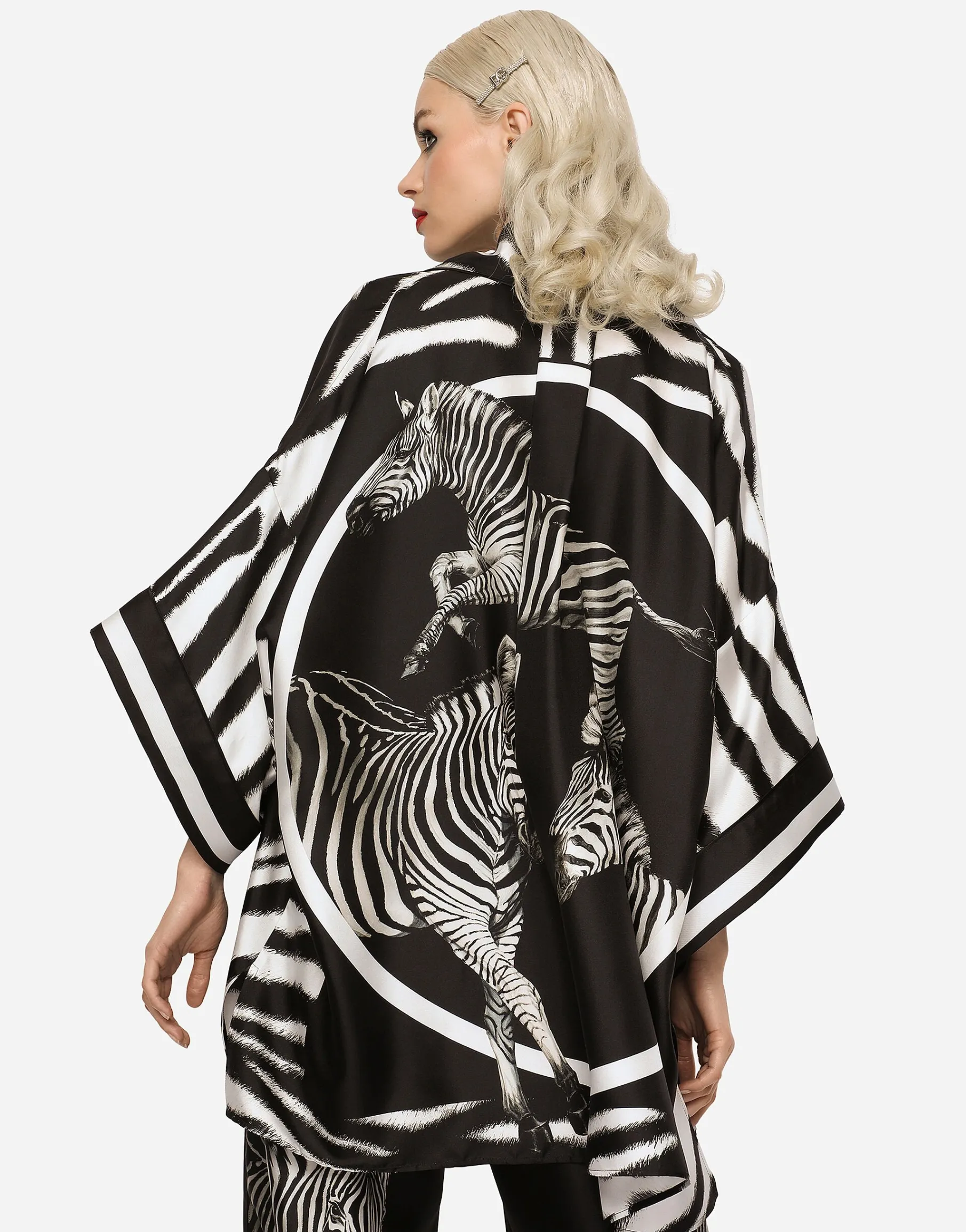 Short-sleeved twill shirt with zebra print