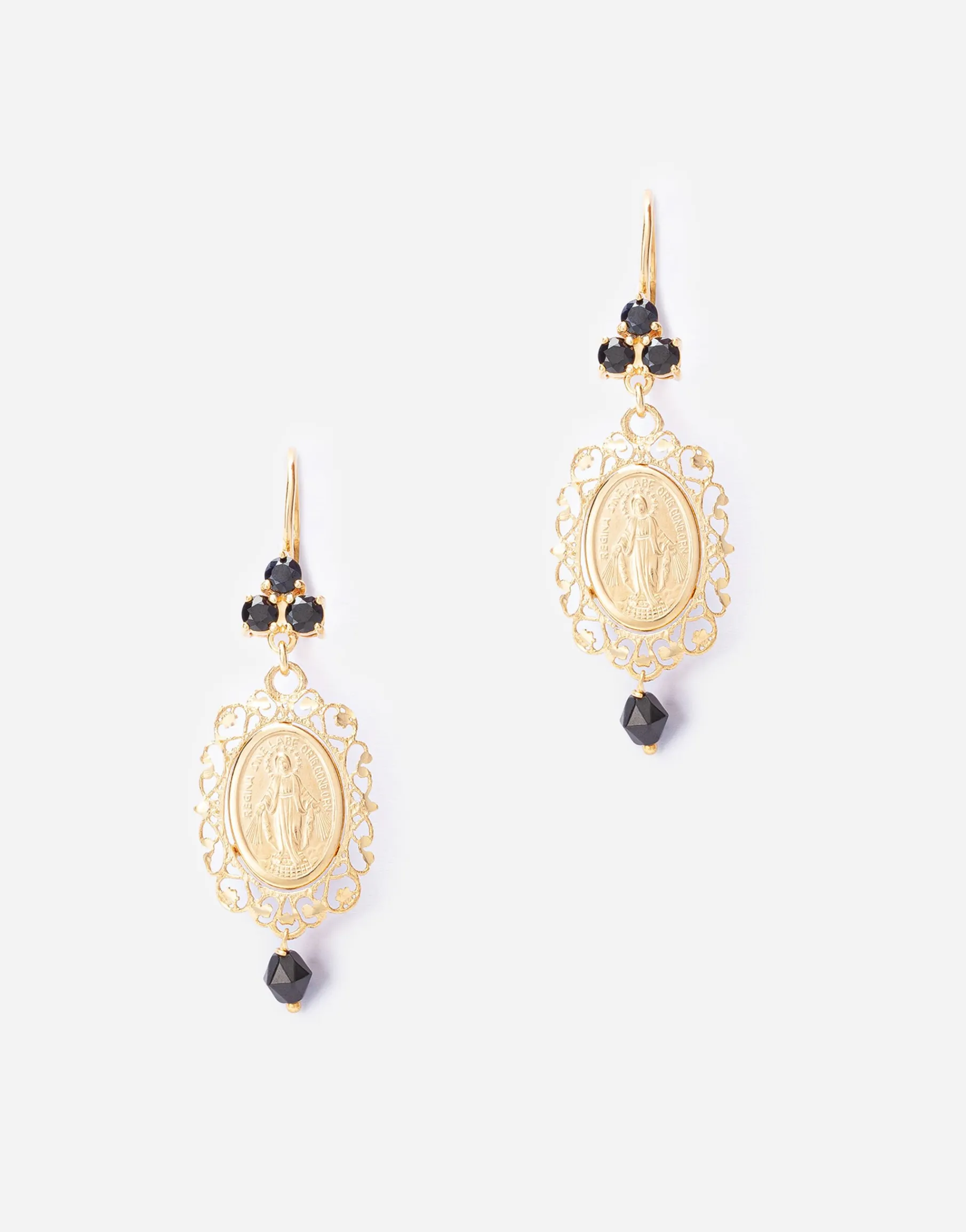 Sicily yellow gold earrings with medal pendant