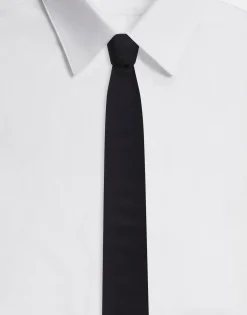 Silk tie with DG logo