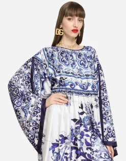 Silk twill caftan with majolica print
