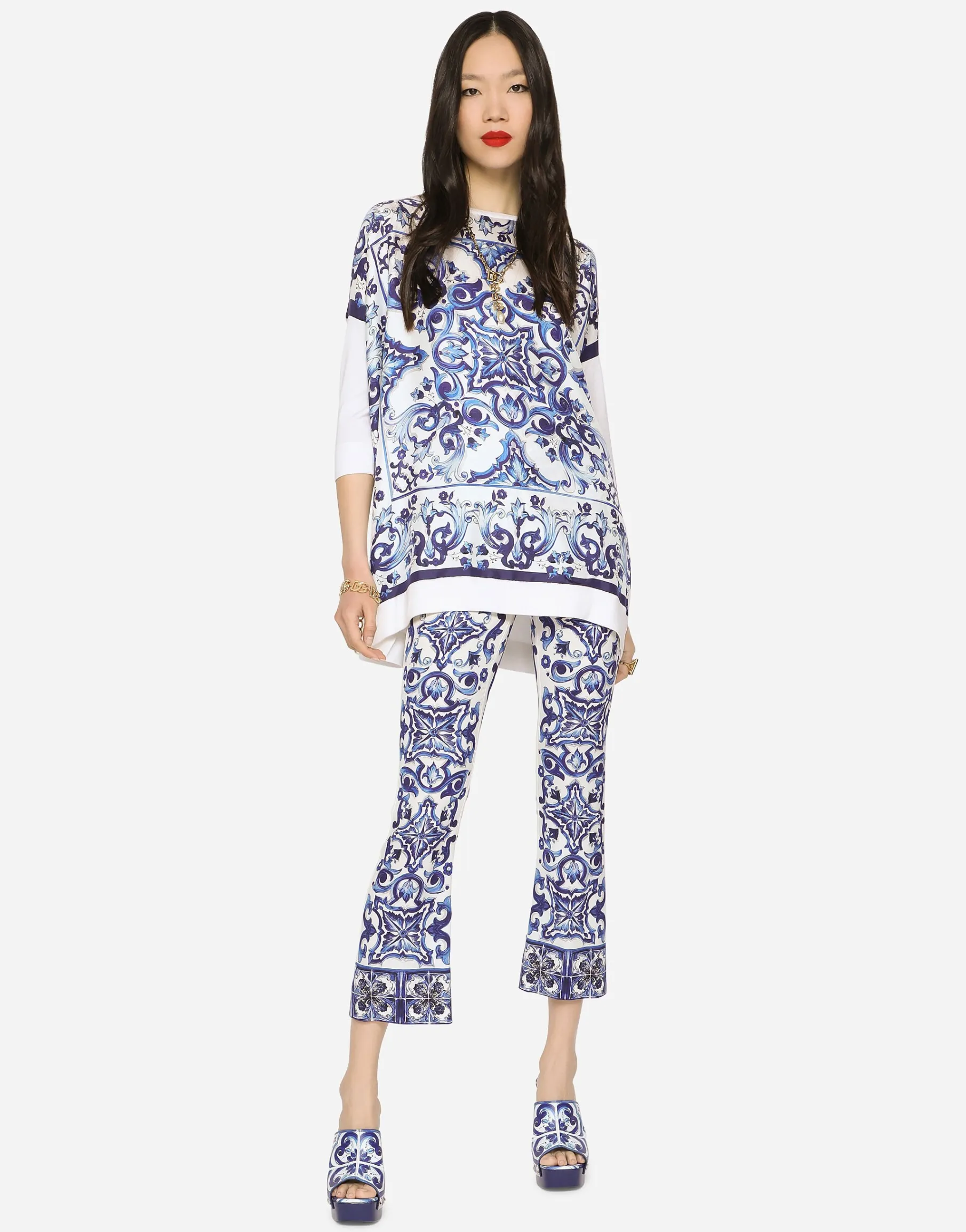 Silk twill crew-neck pullover with majolica print