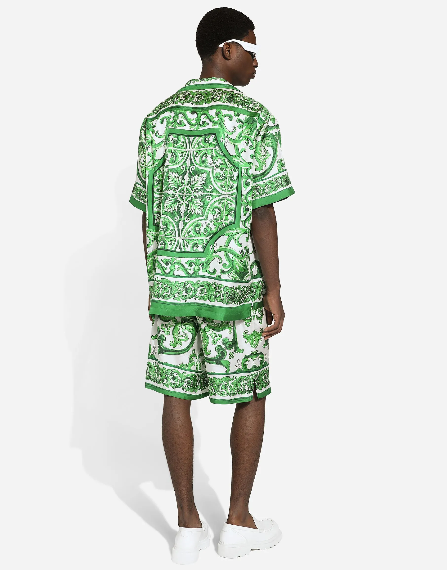 Silk twill Hawaiian shirt with majolica print