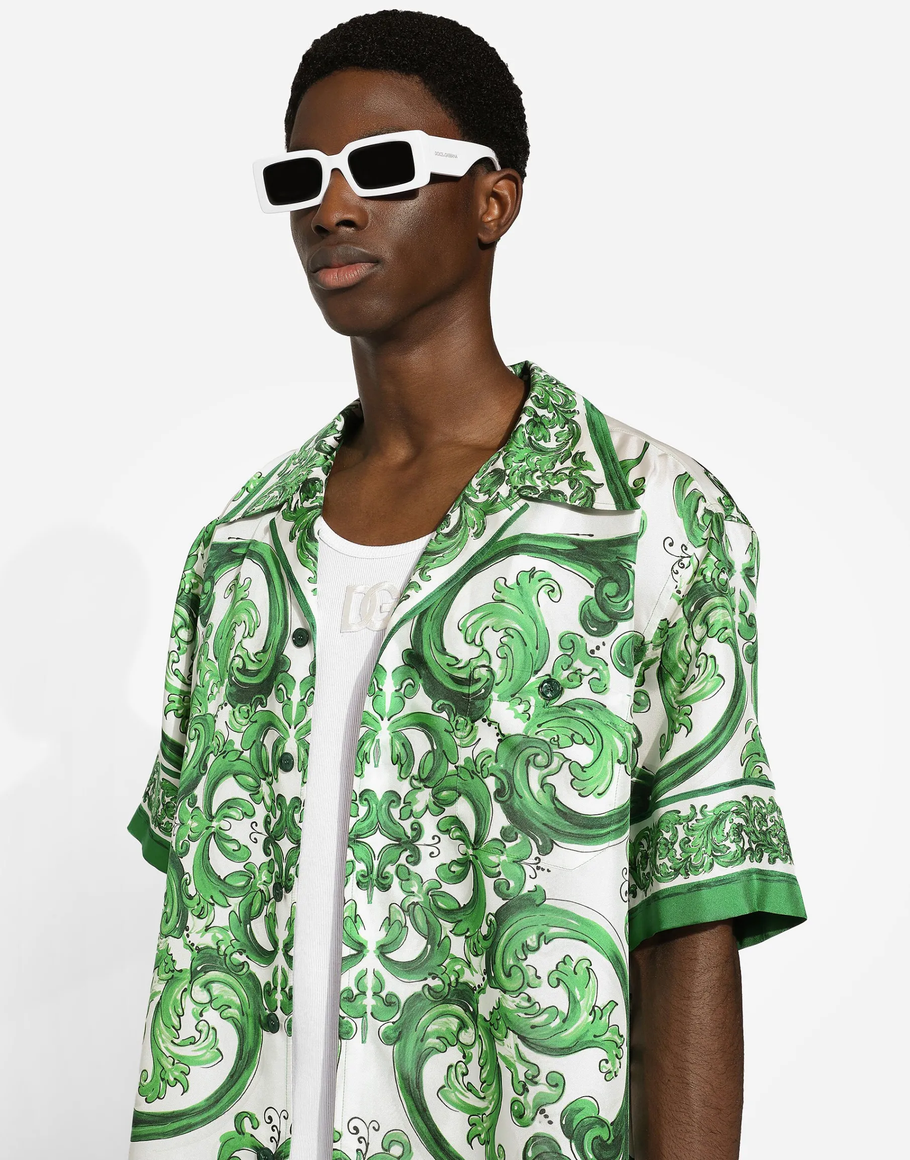 Silk twill Hawaiian shirt with majolica print