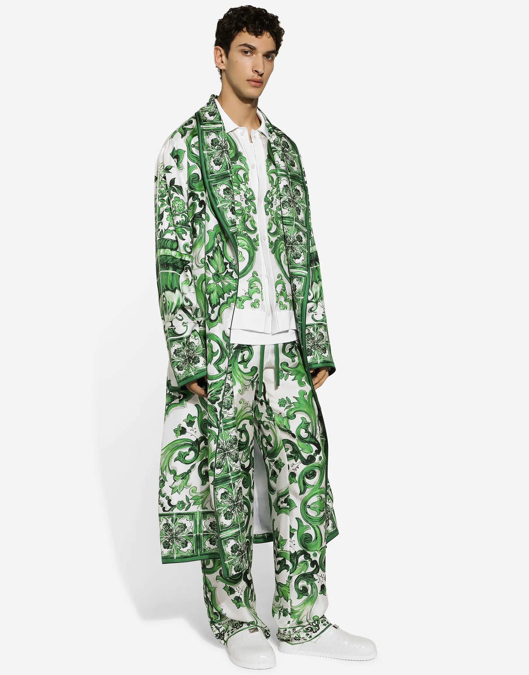 Silk twill robe with majolica print