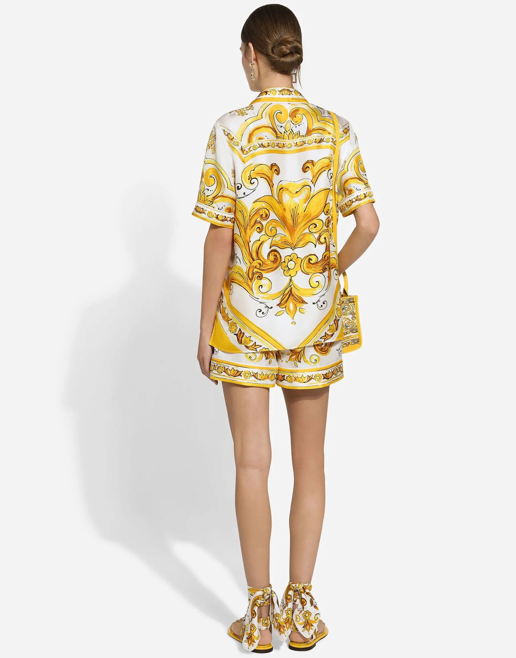 Silk twill shorts with majolica print