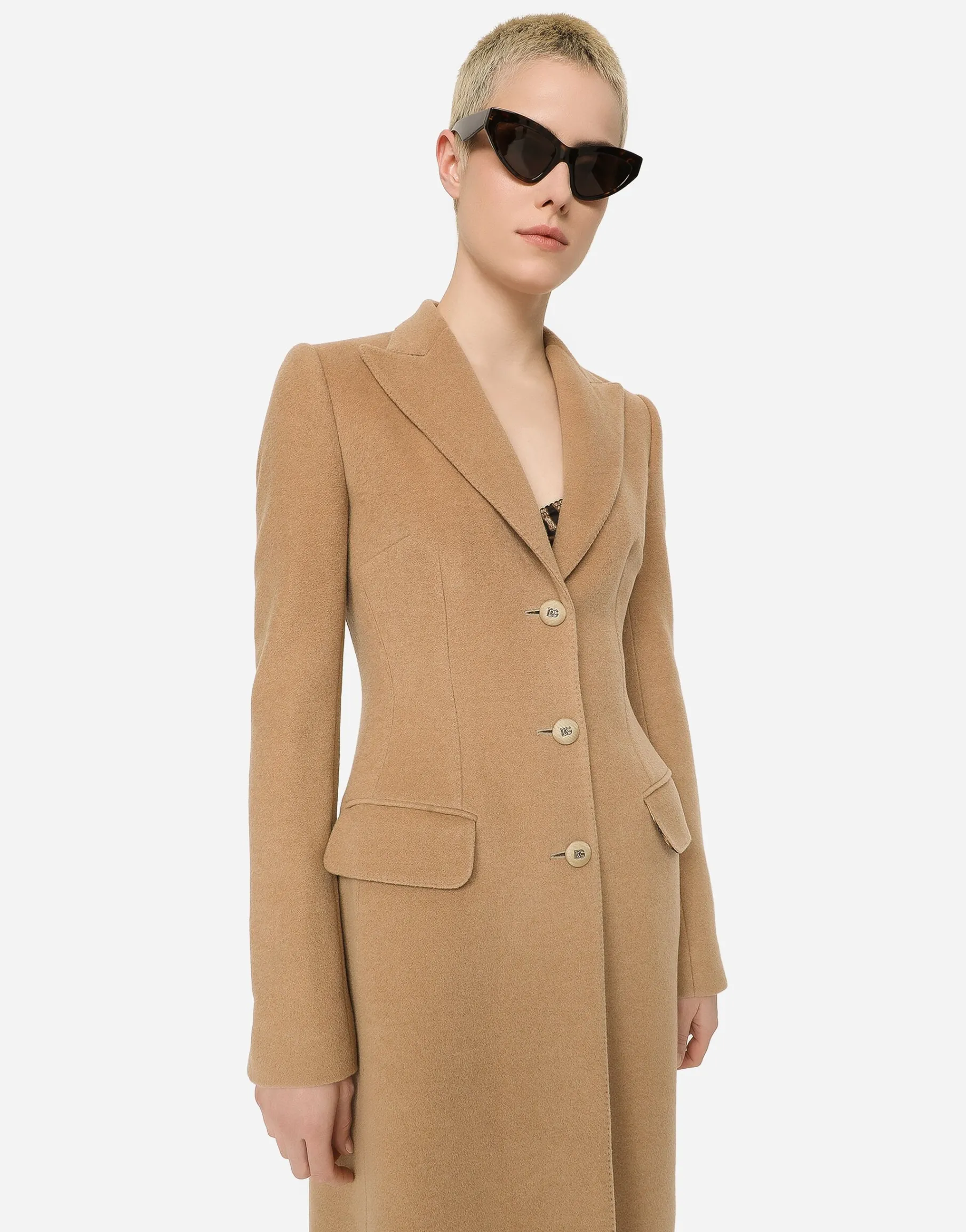 Single-breasted camel wool coat