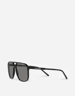 Thin profile sunglasses