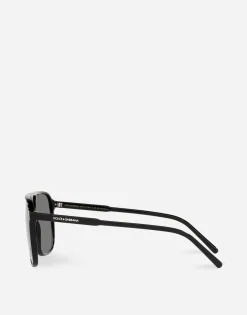 Thin profile sunglasses