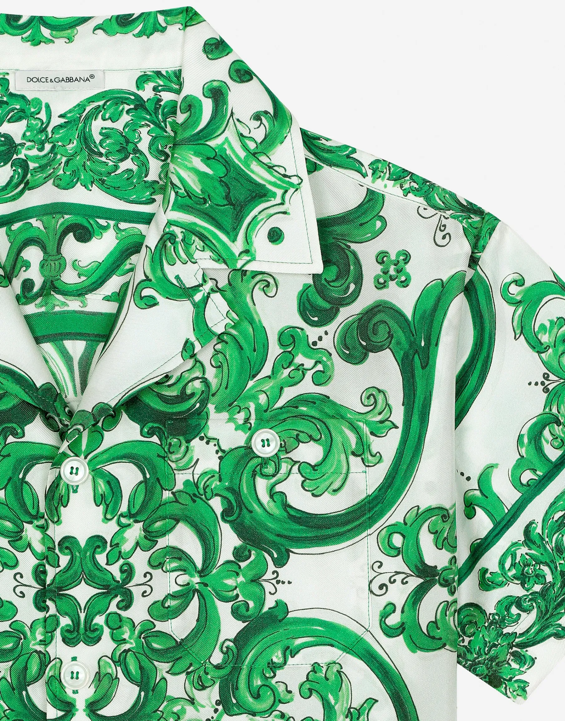 Twill shirt with green majolica print