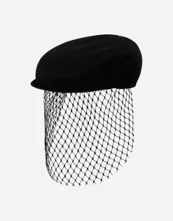 Velvet flat cap with veil