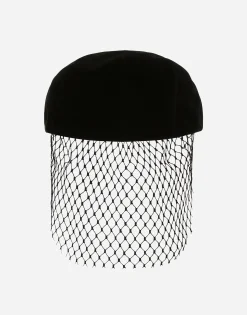 Velvet flat cap with veil
