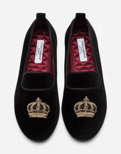 Velvet slippers with crown patch