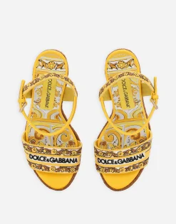 Wedge sandals with majolica embroidery
