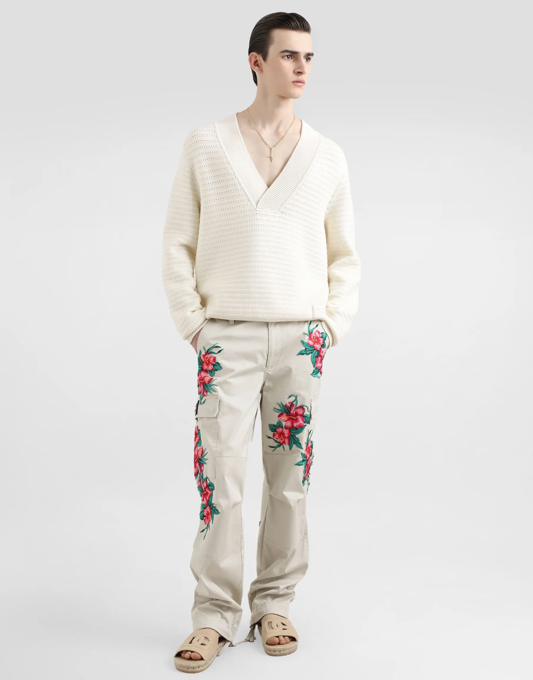 Wool V-neck sweater with DG embroidery