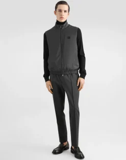 Woolen vest with tag