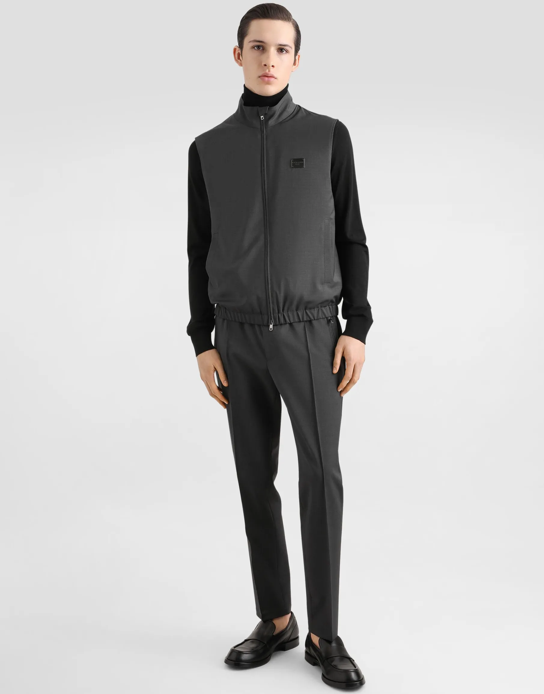 Woolen vest with tag