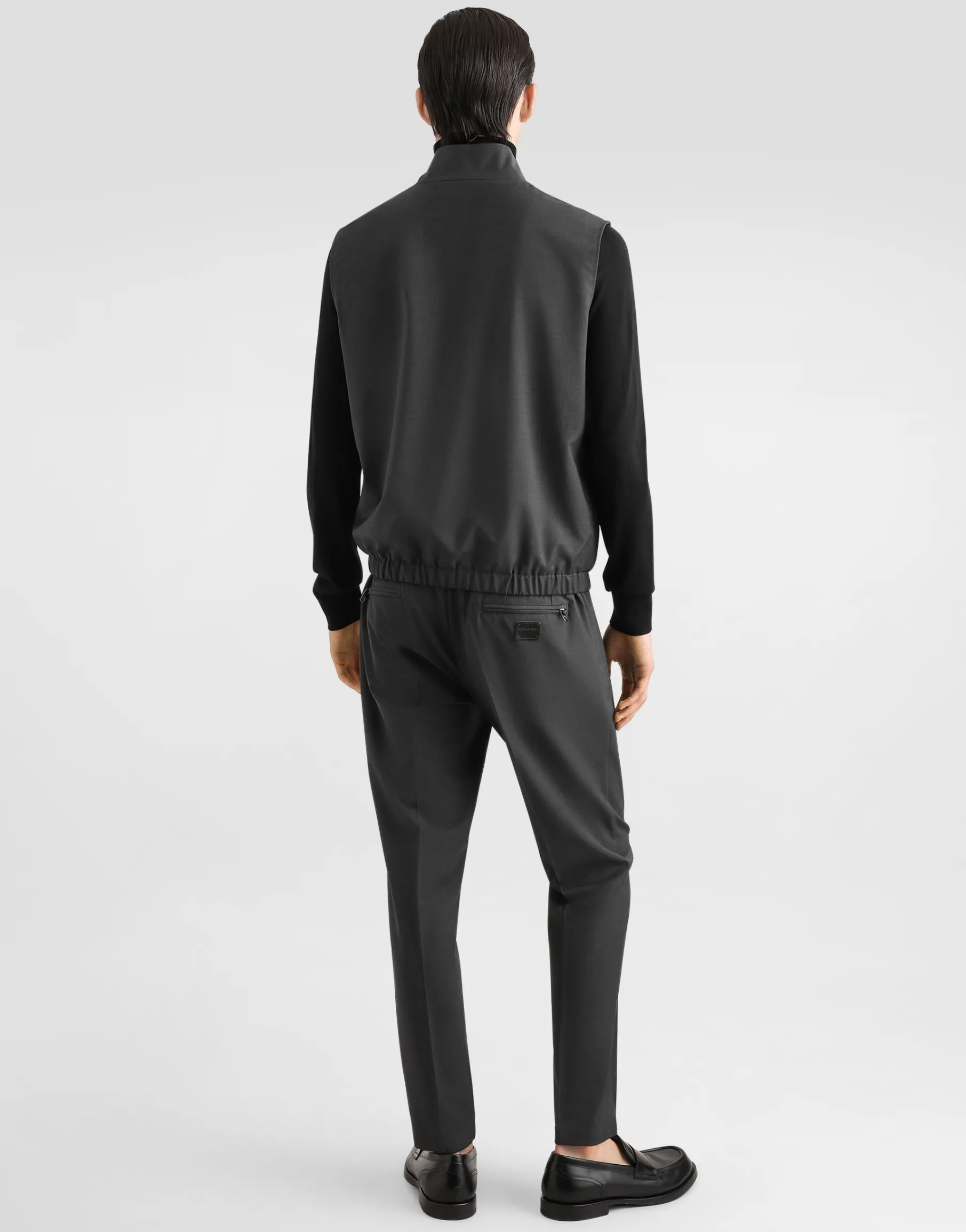 Woolen vest with tag