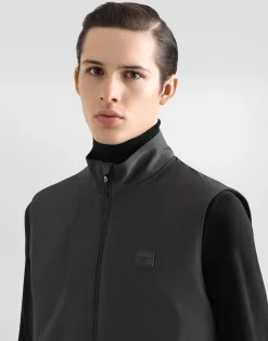 Woolen vest with tag
