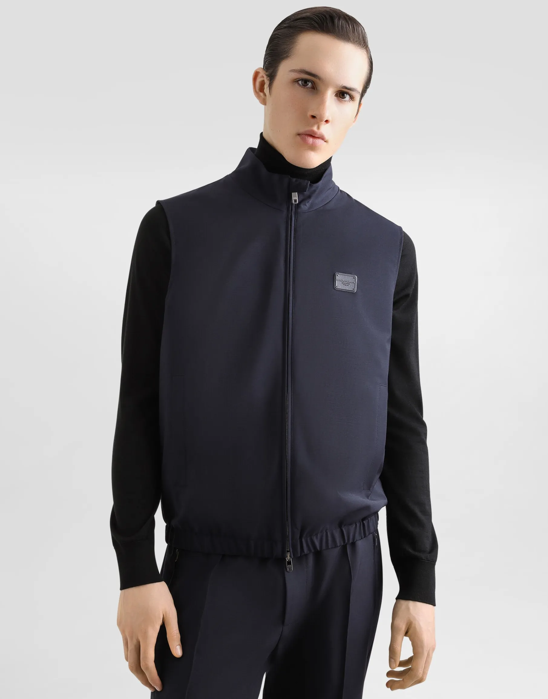 Woolen vest with tag