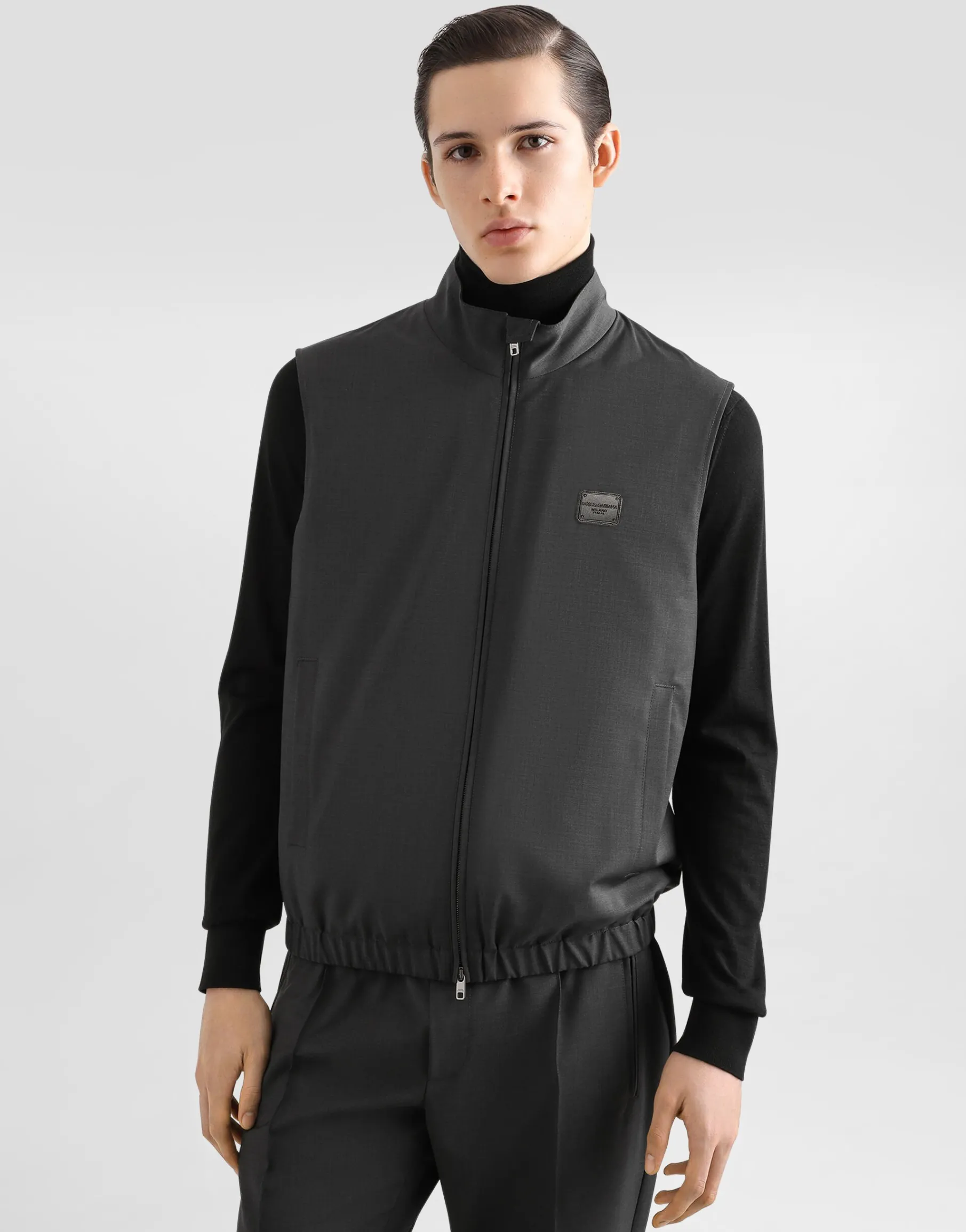 Woolen vest with tag